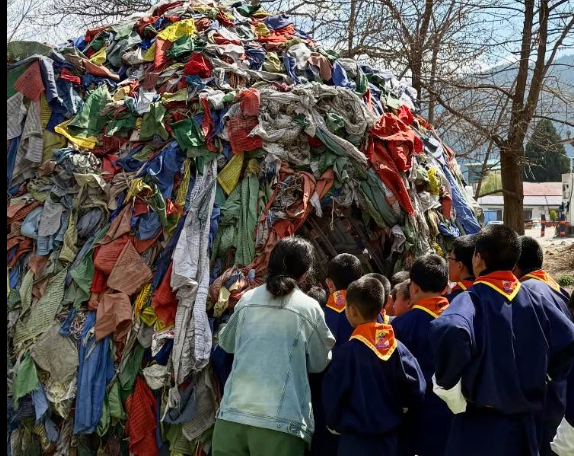 The Unveil Draws Curiosity